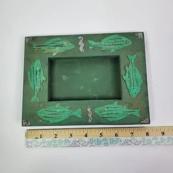 Green Wood Picture Frame With Metal Fish Accents 3" x 4.5" Photo Opening - Picture 7 of 9
